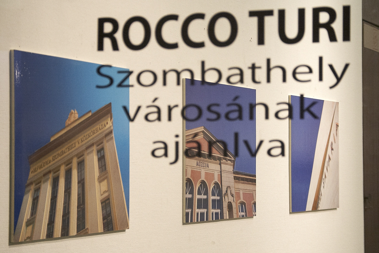 Rocco Turi kiállítása a Szombathelyi Képtárban